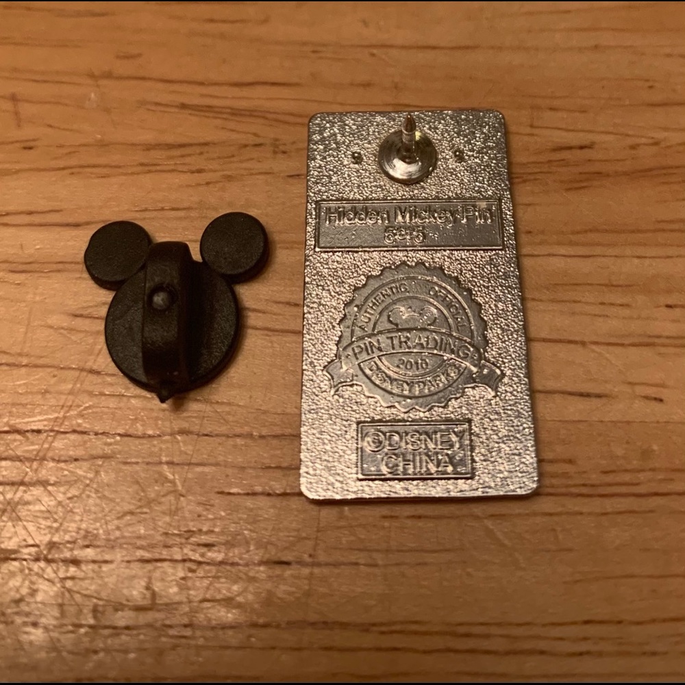 Disney Trading Pin - Picture 2 of 2